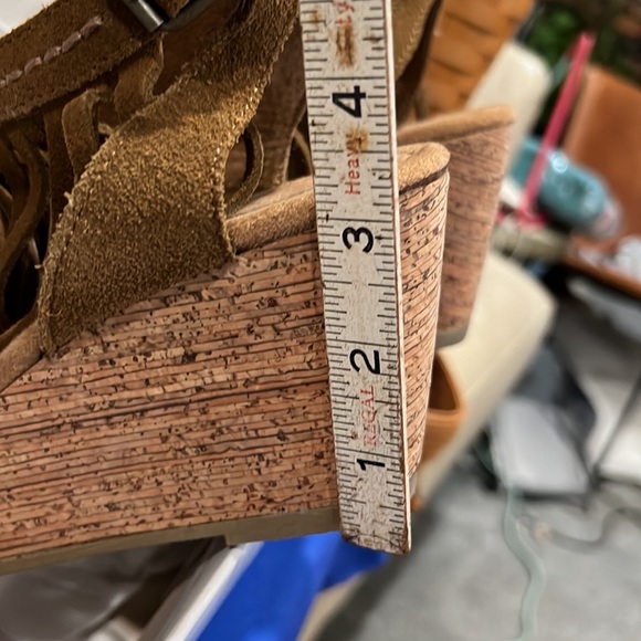 Minnetonka New in Box Poppy Sandal - Picture 3 of 6